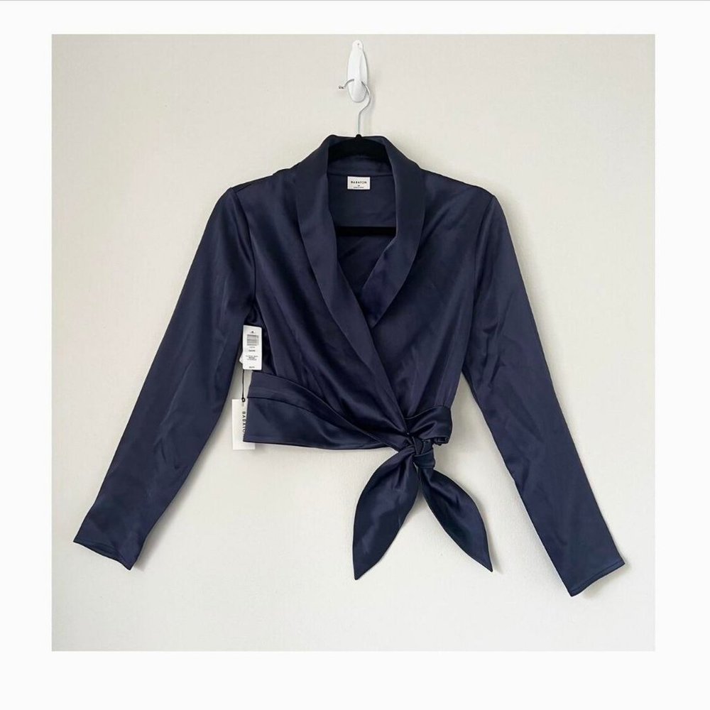 Aritzia Babaton Davis Blouse in Navy NWT